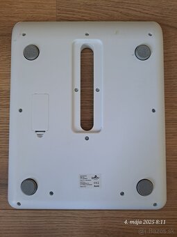 Prebalovaci pult a detska vaha - 8