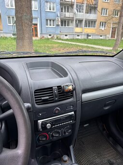 Renault Clio - 8