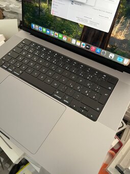 Apple Macbook M2 Max 16” 32gb ram 1TB SSD - 8