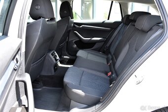 Škoda Octavia Combi 2.0 TDI DSG STYLE SR 2022 DPH - 8