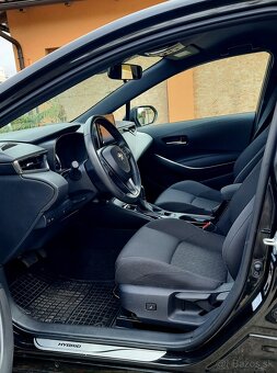 Predám Toyota Corolla 1.8 Hybrid e-CVT Comfort, 72kW, A/T - 8