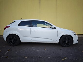 Kia Ceed 2010 1.4 benzín 66kW 3 dverová - 8