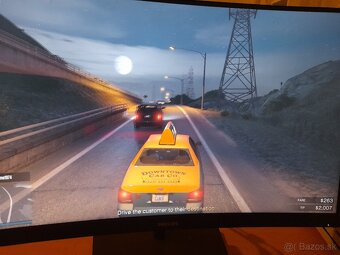 Predam PS4 PRO bielu ediciu - 8