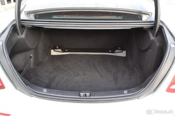 Mercedes-Benz E trieda Sedan 220d 4 MATIC - 8