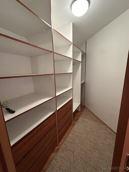 Čarovný panoramatický  výhľad na Bratislavu z 21. poschodia  - 8