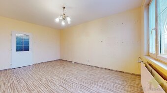 Na predaj 3 izbový byt v Lučenci na Rúbanisku III na 8/12 po - 8