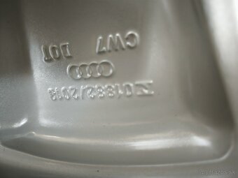 AUDI Q4 E-TRON/ENYAQ/ID4/R19/ALU/PNEU - 8