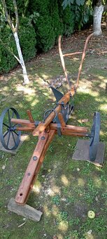 Starý drevený konský pluh 3 - 8