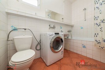 PRIESTRANNÝ RODINNÝ DOM V PERFEKTNEJ LOKALITE, SVÄTÝ JUR - 8