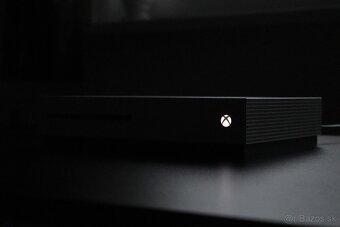 Xbox One S 1TB + ovládač 🎮 – výborný stav, resetovaný - 8