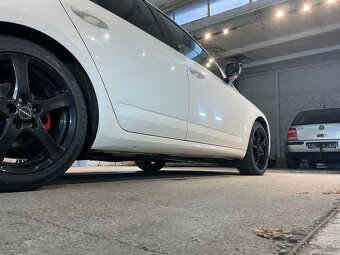 Škoda Octavia 2.0 TDI RS - 8