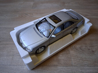 Mercedes-Benz 1:18 - 8