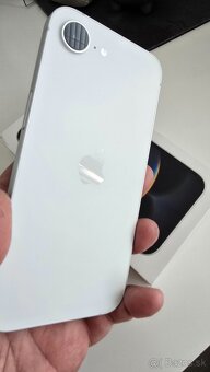 IPhone 16e - 8