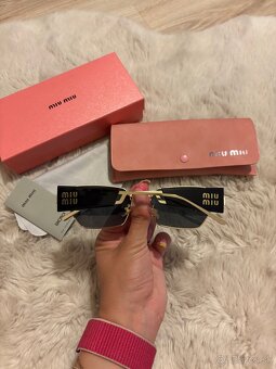 Miu Miu slnečné okuliare MU63WS - čierne (MM1) - 8