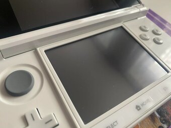 Nintendo 3DS White + 64GB SD karta - 8