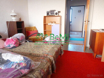 Predaj viacgeneračného rodinného domu - Dolné Semerovce  (04 - 8