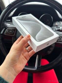 Predám iPhone 15 Pro Max 256 GB - 8