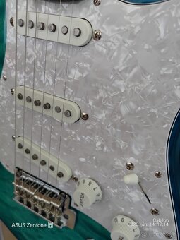FENDER STRATOCASTER JAPAN - 8
