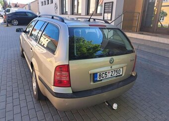 Škoda Octavia 1,9 TDI PD Elegance 4x4 Combi nafta manuál - 8