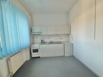 Prenájom komfortných kancelárií v centre Čadce - 8