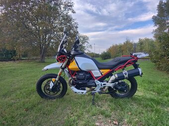 Moto Guzzi V85TT - 8