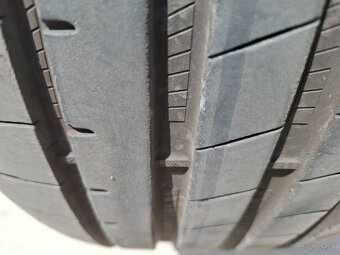 Predám 2ks letnych pneumatik GoodYear Eagle F1 245/40 R19 - 8