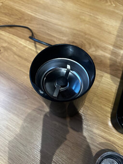 Predam pakovy kavovar DeLonghi EC235 Black - 8