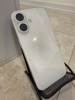 Apple iPhone 16 128GB - 8