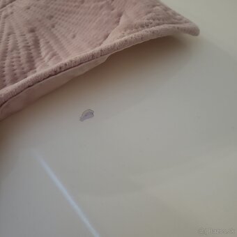 Jedálny stôl a stoličky - 8