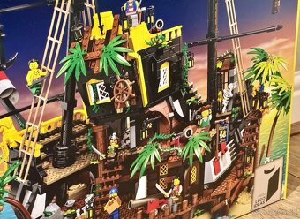 Nové LEGO Ideas 21322 Zátoka pirátů z lodě Barakuda - 8