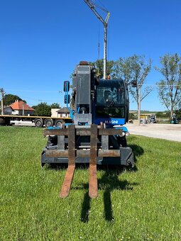 Predám teleskopický manipulátor Magni 5.30 RHT - 8