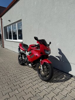 Honda VTR 1000 F - 8
