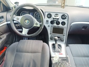 Alfa Romeo 159 - 8