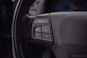 Volvo V50 D3 R-Design - 8