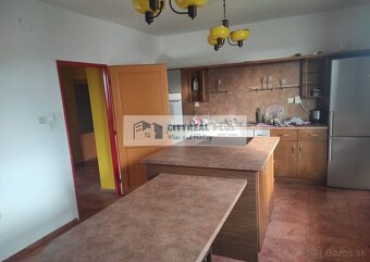 Predám poschodový rodinný dom s veľkým pozemkom Dolný Ohaj - 8