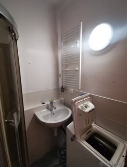 🏡 1-izbový byt v centre Banskej Bystrice ( investičný ) - 8