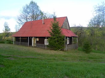 Stavebný pozemok s drevenicou v Oravskej Lesnej - 8