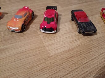 Zbierka HotWheels autíčok - 8