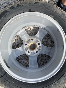 Borbet 5x120 235/55/17 - 8