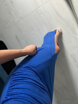 Modré trblietavé Večerné šaty Jakes - 8