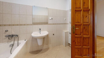 Rodinný dom s dvoma bytovými jednotkami a záhradou v obľúben - 8