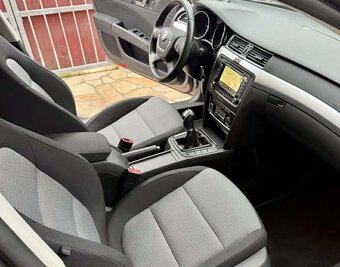 Škoda Superb TDI combi  2011 - 8