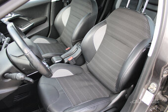 Peugeot 2008 1,2 e-THP 81 kW ALL - 8