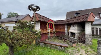 Zachovalý rodinný dom s krásnou záhradou a letnou kuchyňou v - 8