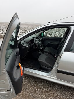Peugeot 206 - 8