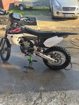Predám Yamaha yzf 450 - 8