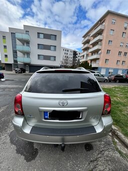 Toyota Avensis - 8