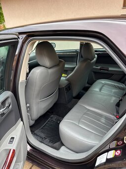 CHRYSLER 300C - 8