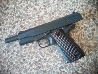 Airsoftová pištoľ. - 8