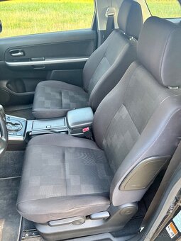 Suzuki Grand Vitara 2.4 - 8